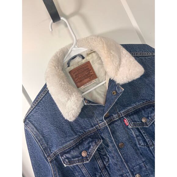 Levi's Womens Faux‎ Fur Collar Ex-Boyfriend Trucker Jacket Oversized Blue XS - Picture 3 of 13